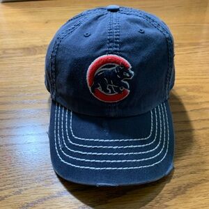 Chicago Cubs hat in size L.